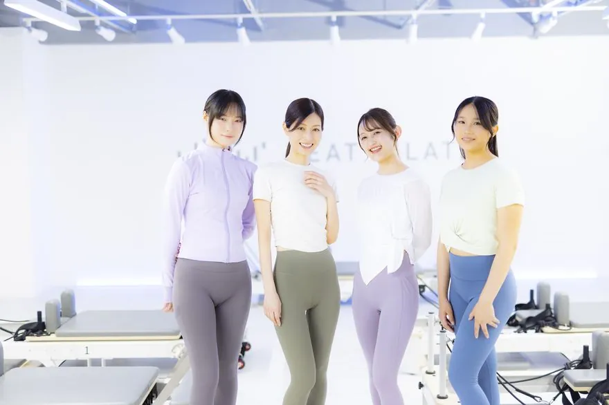 女性専用スタジオでレッスンを受ける女性たち